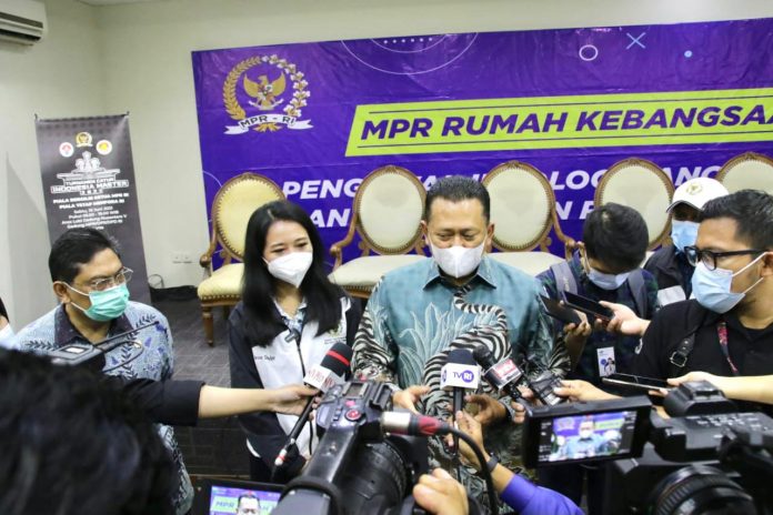 Bambang Soesatyo bersama Ketua Percasi Utut Adianto Bambang Soesatyo bersama Ketua Percasi Utut Adianto