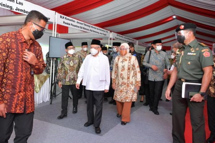 Muhaimin Iskandar bersama Ida Fauziyah Menemani Wapres Ma'ruf Amin Melihat Balai Latihan Kerja