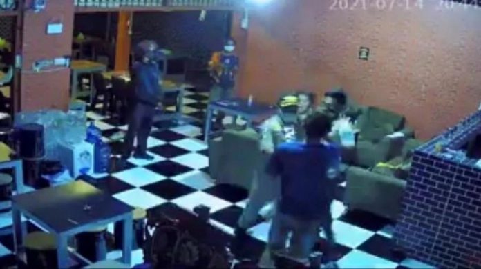 Aksi Kekerasan Satpol PP ke Masyarakat selama PPKM Darurat Aksi Kekerasan Satpol PP ke Masyarakat selama PPKM Darurat