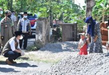 Bupati Trenggalek Salurkan Bantuan Beras Bagi Warga Isoman dan PPKM