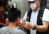 Dekot Pasar Rebo Bagi-bagi Masker di Kelurahan Gedong