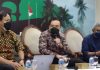 Awasi Kebocoran Data Pribadi, DPR Minta Kominfo Modernisasi Alat Penyimpanan Muhammad Iqbal bersama Muhammad Farhan dan Staf Ahli Menkominfo, Henri Subiakto dalam diskusi Forum Legislasi di Media Center Kompleks Parlemen, Senayan