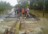 Pemkab Tanah Bumbu Ganti Jembatan Darurat di Jalan Putus di Lasung