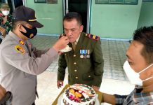 Rayakan HUT TNI ke-76, Jajaran Polsek Firdaus Serbu Makoramil Seirampah