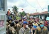Ricuh! Pintu Masuk Ditutup, Pedagang Pasar Kaget Cekcok dengan Petugas