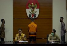 Tersandung Fee Proyek, KPK Tahan Adik Eks Bupati Lampung Utara