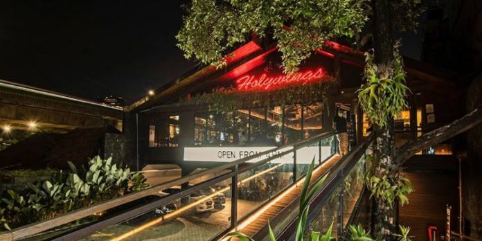 Holowings Bar & Resto