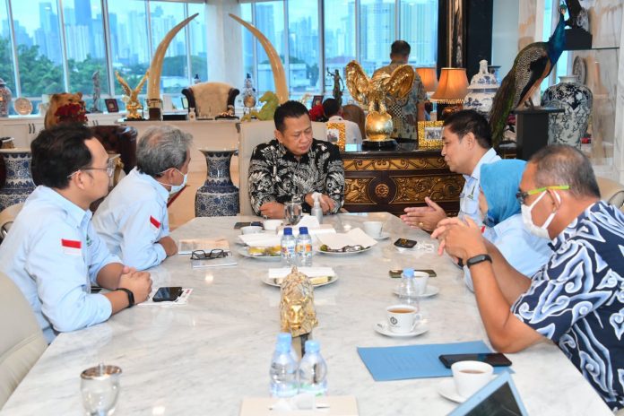 Bambang Soesatyo bersama Pengurus Koperasi Indonesia