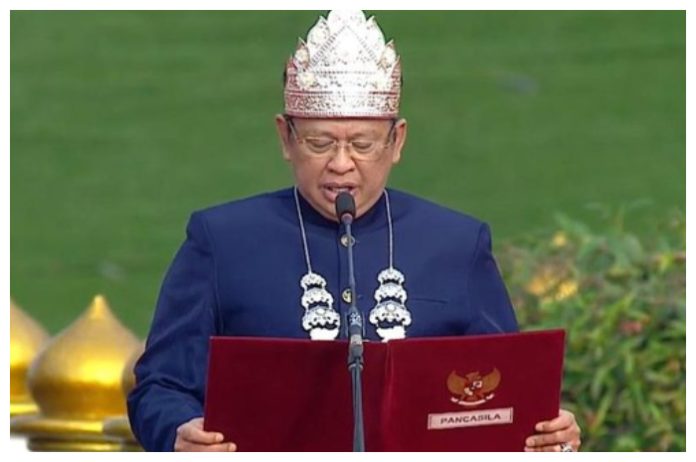 Ketua MPR Bambang Soesatyo saat Membacakan Teks Pancasila di Harlah Pancasila Ketua MPR Bambang Soesatyo saat Membacakan Teks Pancasila di Harlah Pancasila