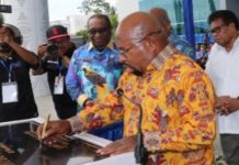 Korupsi, KPK Boyong Lukas Enembe ke Jakarta