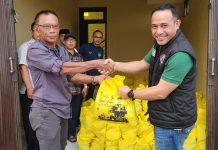 Bamsoet Berikan Bingkisan Ramadan di Dapilnya