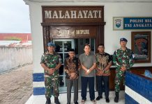 Dijumpai Haji Uma di Tahanan Denpomal Lhokseumawe, Tersangka Pembunuhan Sales Mobil Mewek