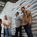 Anggota  Komisi IV DPR Firman Soebagyo Melakukan Sidak ke Gudang Bulog di Wilayah Pati, Jawa Tengah