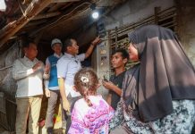 Mewujudkan Keadilan Sosial, Pemerintah Hadirkan Listrik hingga ke Dusun di Karawang