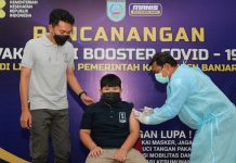 Dukung Vaksinasi Covid-19, Bupati Banjar beserta Anak Jalani Vaksinasi Booster
