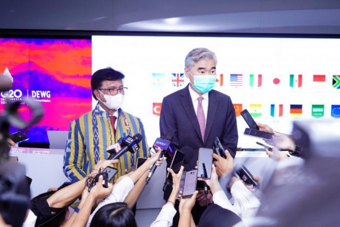 Jhonny G Plate Terima Delegasi AS