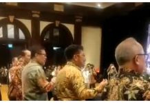 Joget Dangdut di Tengah Harga Beras Naik, Komisi IV: Mentan Nggak Ada ‘Sense of Crisis’ Mentan Syahrul Yasin Limpo Sedang Berjoget dangdut bersama Jajarannya dalam sebuah Rakornasi di Kementerian Pertanian