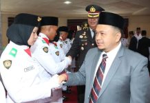 HUT Kemerdekaan RI di Tapsel, Bupati Kukuhkan 68 Anggota Paskibra