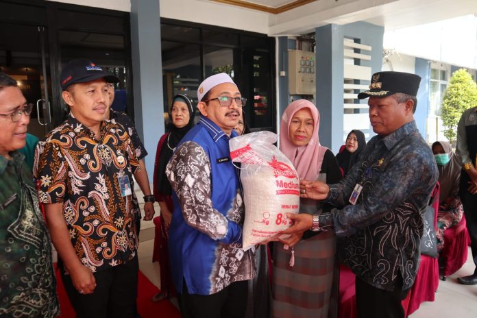 Terima Bantuan Pangan, Kabupaten Banjar Terima 250 ton beras perbulan