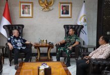 Kunjungi Ketua DPD, Panglima TNI Dukung Aparat Tak Represif ke Mahasiswa